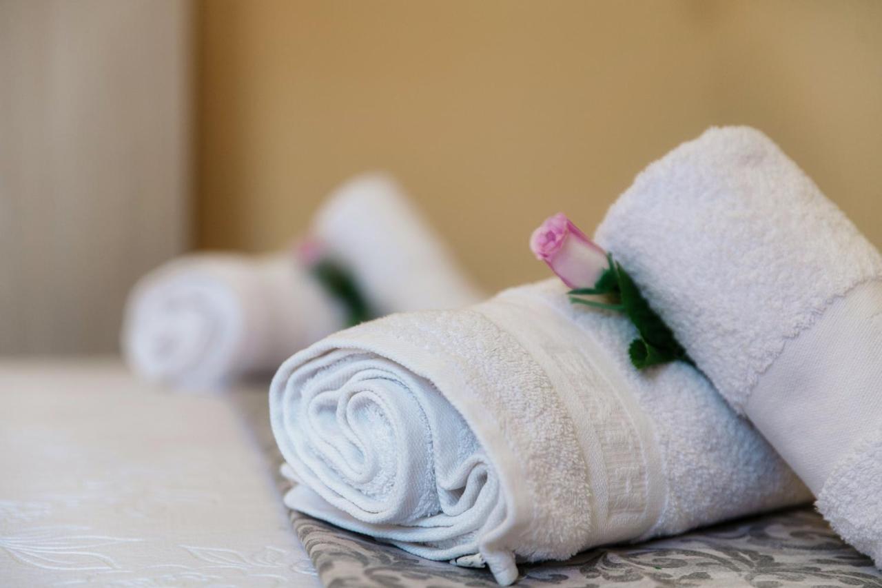 B&B La Corte And Home Restaurant - Free Parking - 10 Minutes To The Lake And Centre Tavernerio Exterior photo