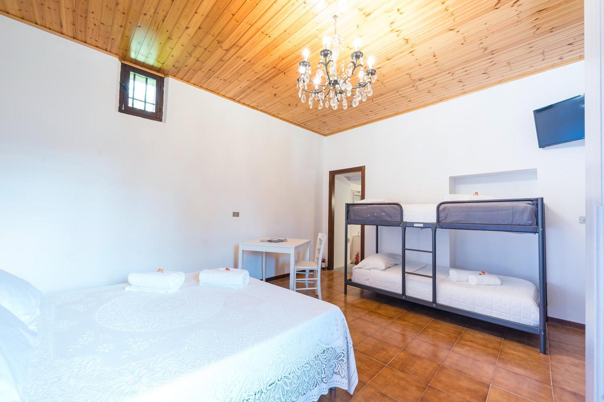B&B La Corte And Home Restaurant - Free Parking - 10 Minutes To The Lake And Centre Como Exterior photo