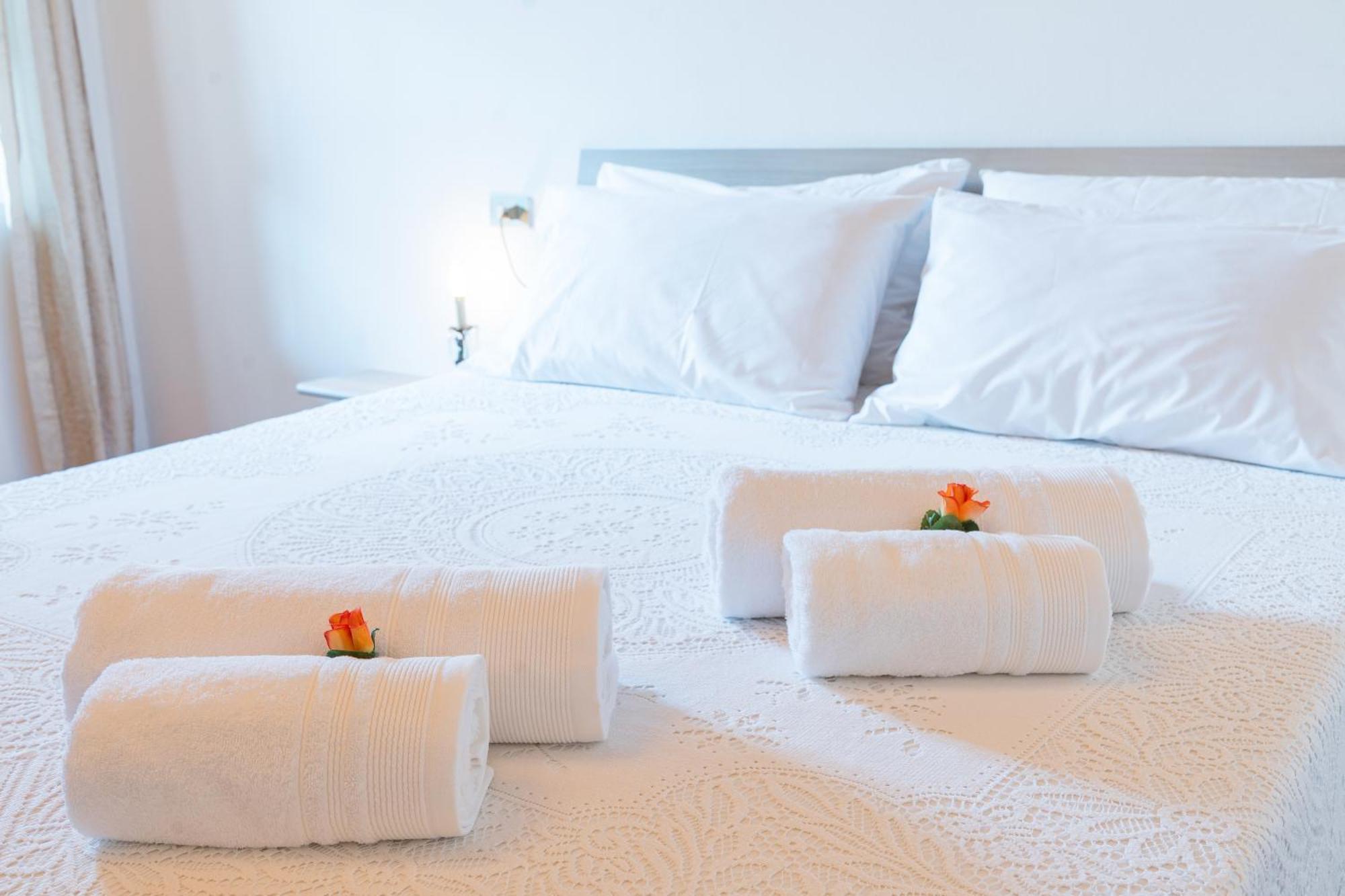B&B La Corte And Home Restaurant - Free Parking - 10 Minutes To The Lake And Centre Tavernerio Exterior photo