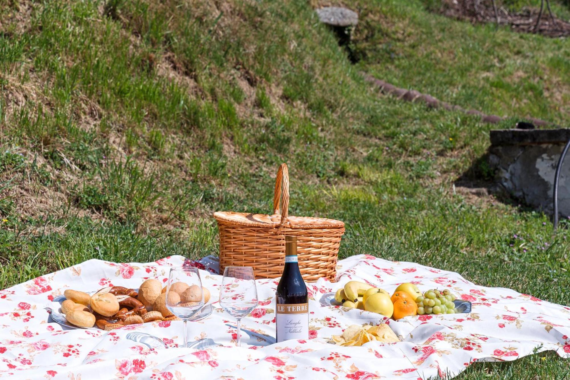 B&B La Corte And Home Restaurant - Free Parking - 10 Minutes To The Lake And Centre Como Exterior photo