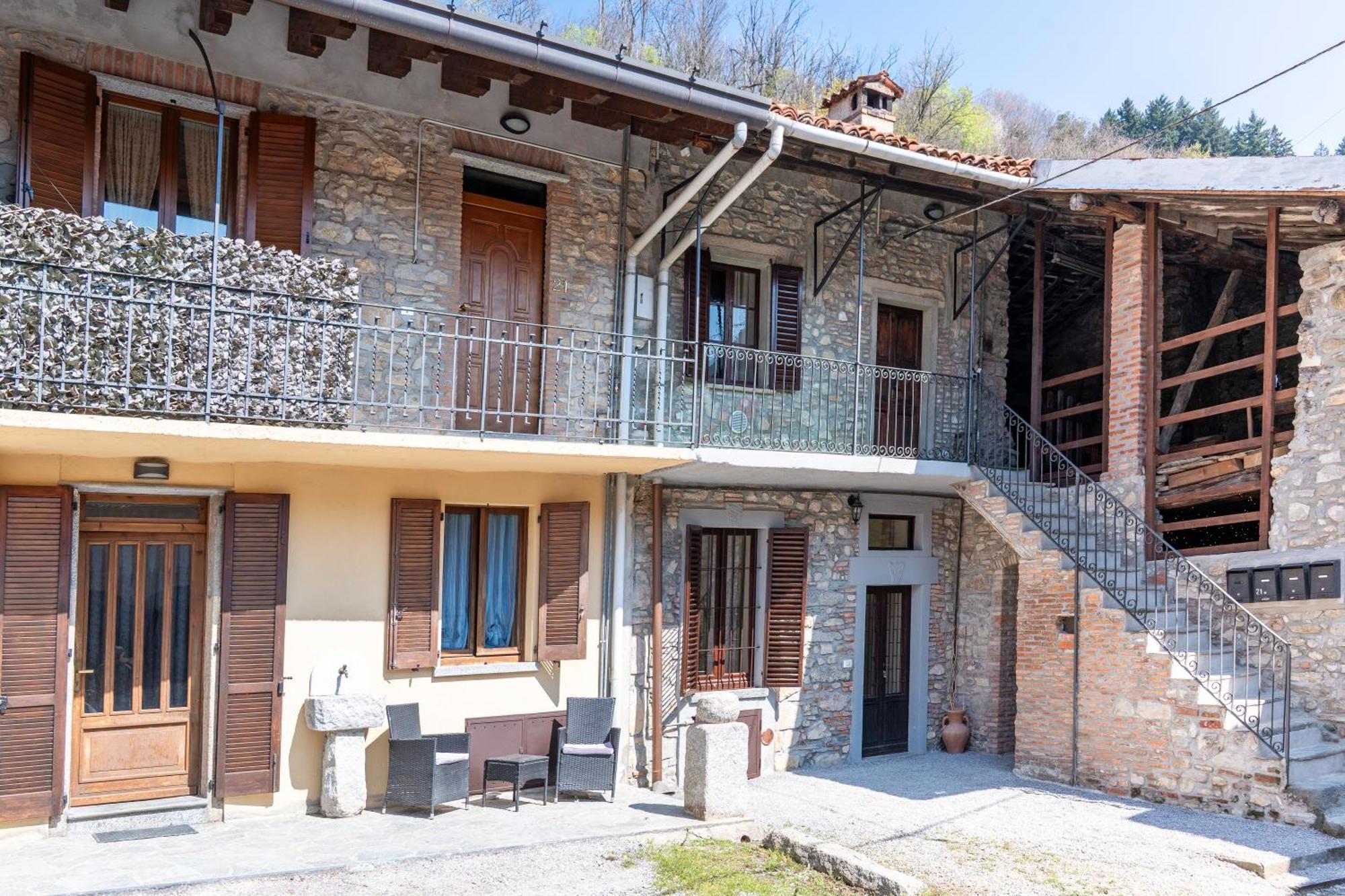 B&B La Corte And Home Restaurant - Free Parking - 10 Minutes To The Lake And Centre Tavernerio Exterior photo