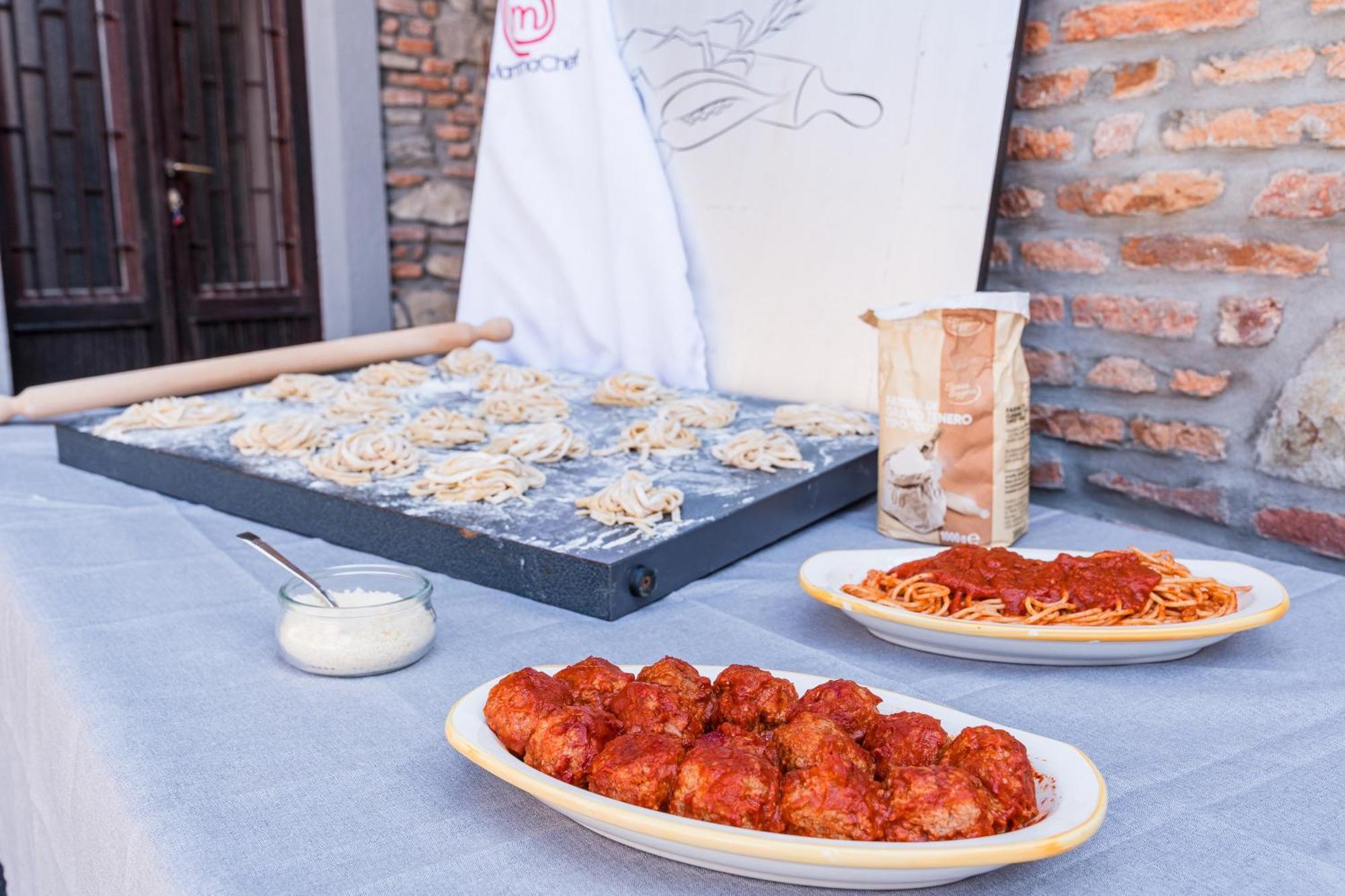 B&B La Corte And Home Restaurant - Free Parking - 10 Minutes To The Lake And Centre Tavernerio Exterior photo