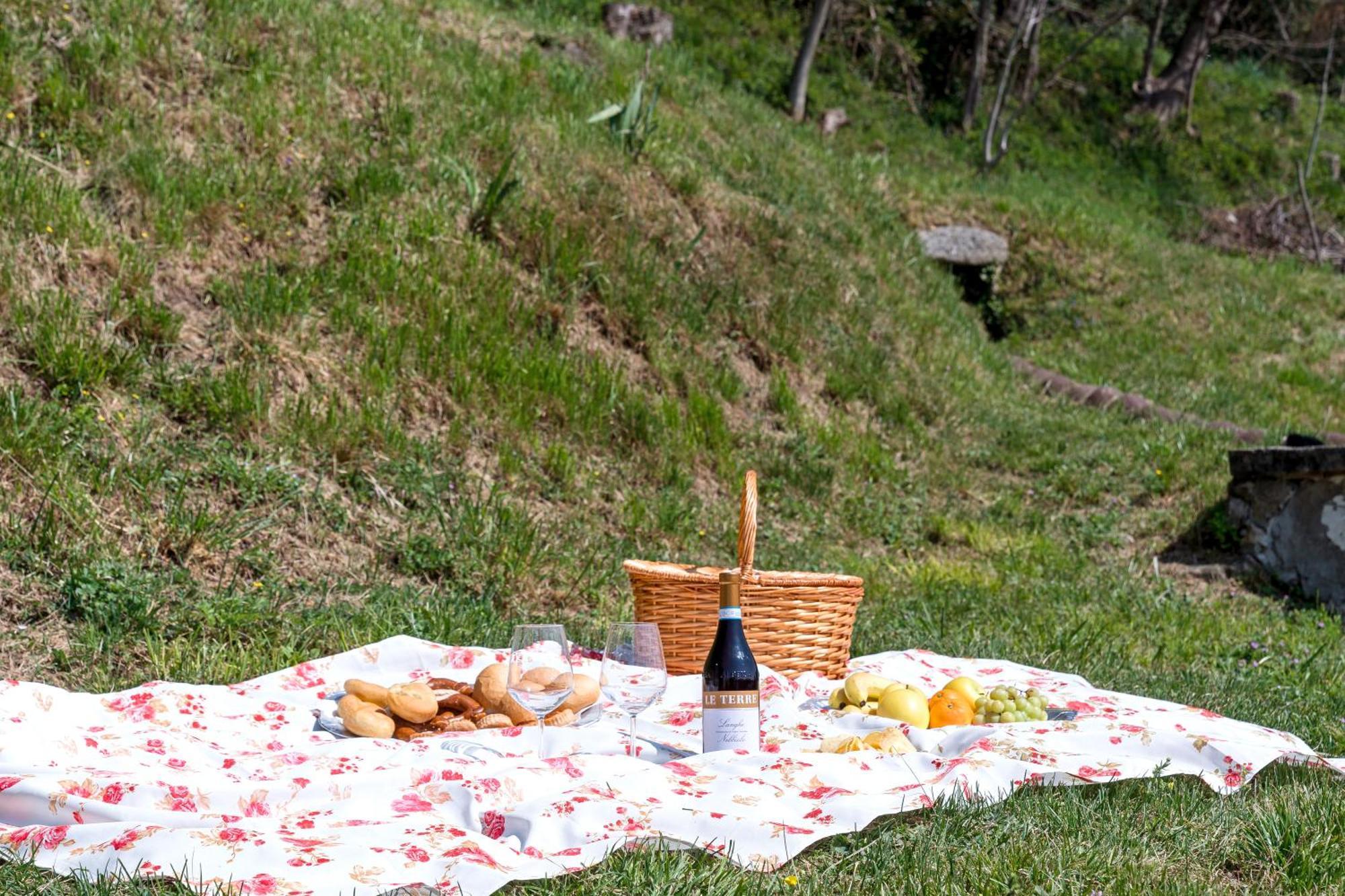B&B La Corte And Home Restaurant - Free Parking - 10 Minutes To The Lake And Centre Tavernerio Exterior photo