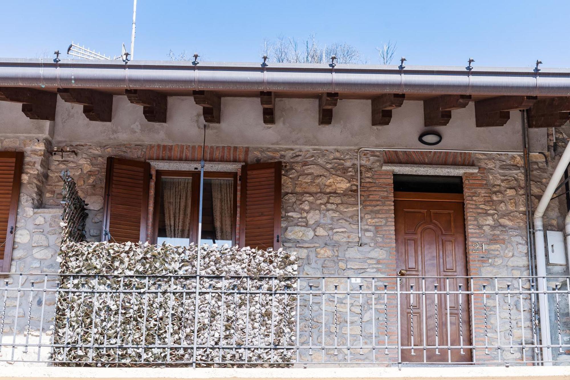 B&B La Corte And Home Restaurant - Free Parking - 10 Minutes To The Lake And Centre Tavernerio Exterior photo