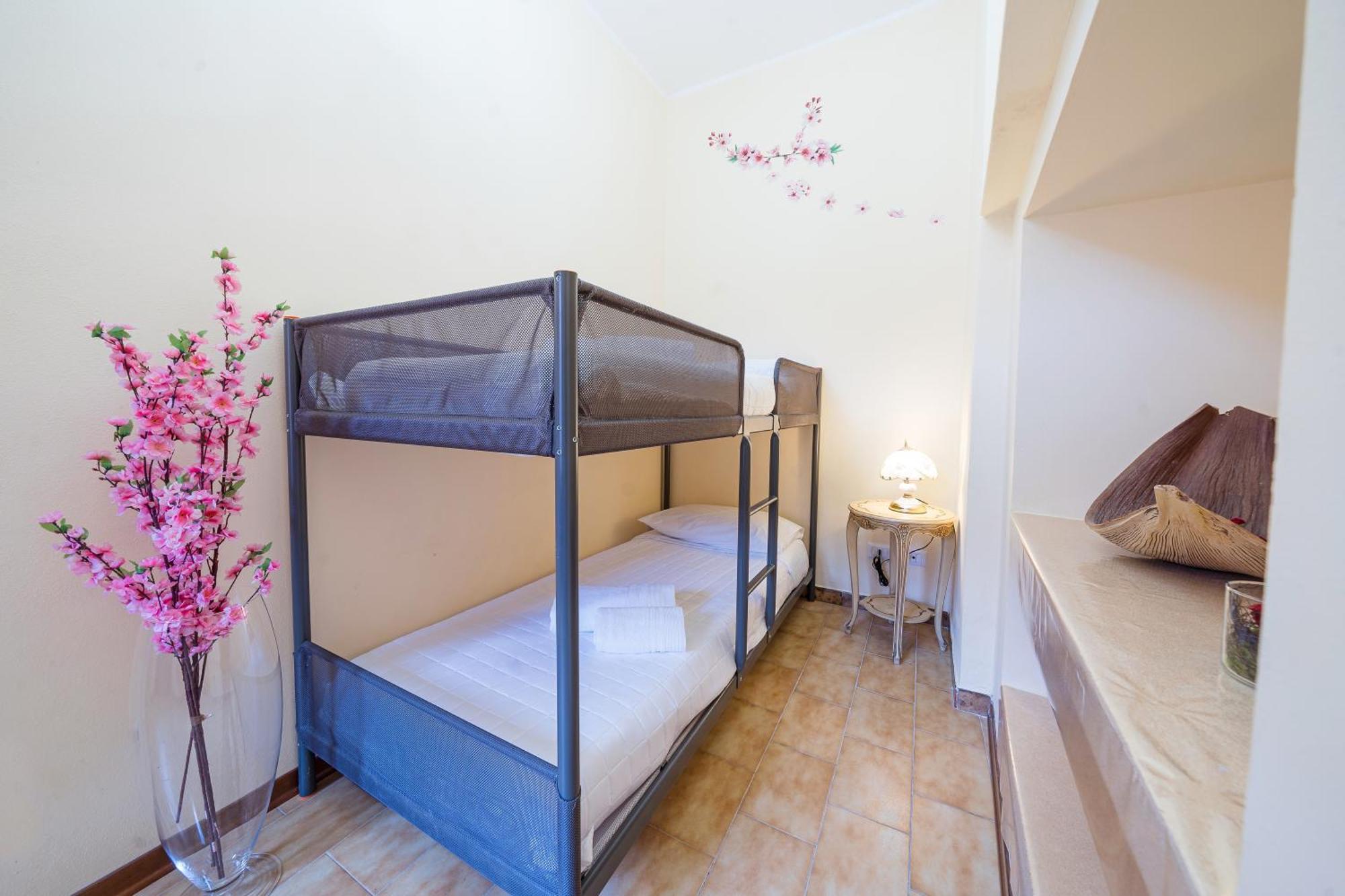 B&B La Corte And Home Restaurant - Free Parking - 10 Minutes To The Lake And Centre Tavernerio Exterior photo