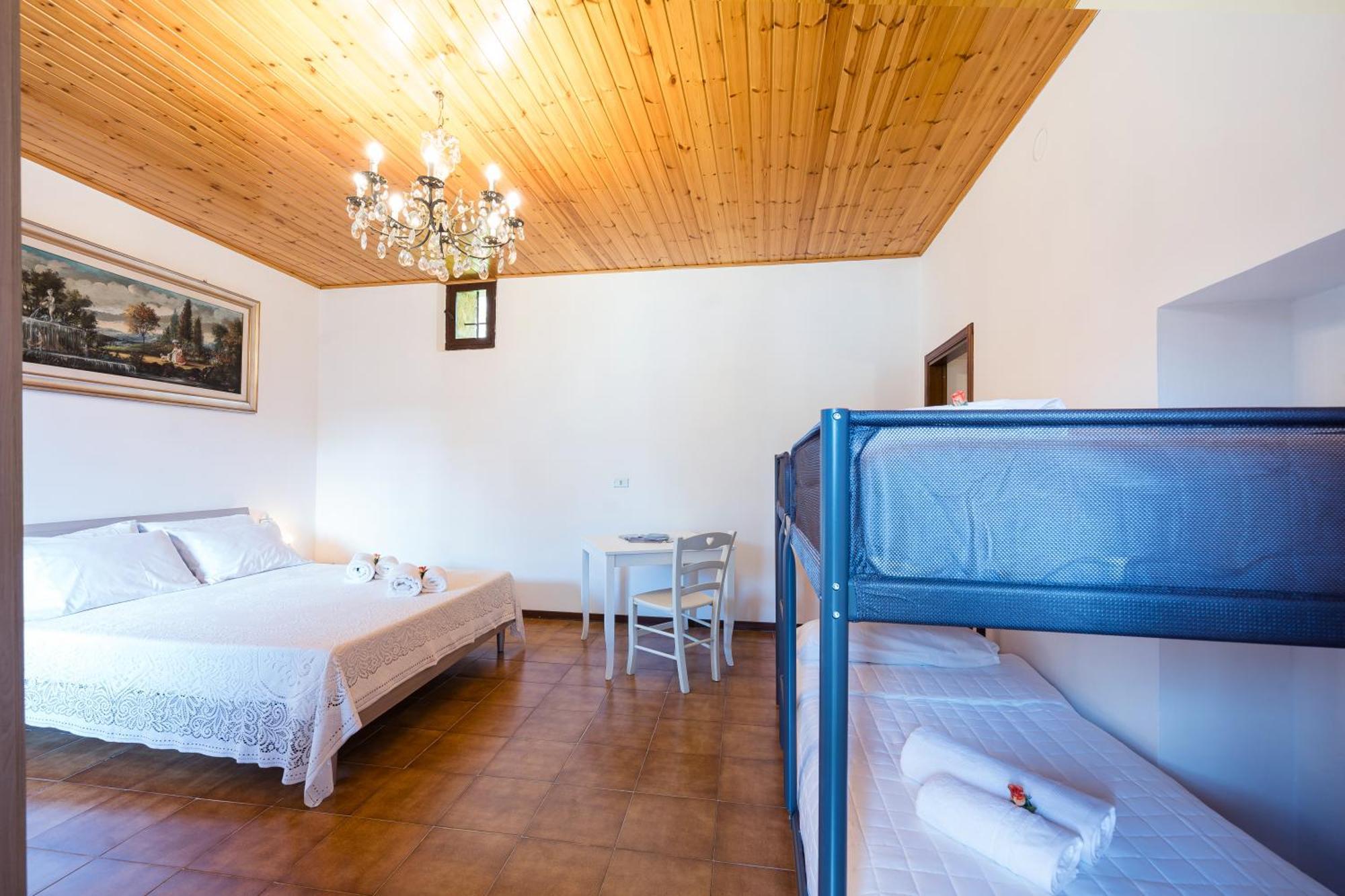 B&B La Corte And Home Restaurant - Free Parking - 10 Minutes To The Lake And Centre Tavernerio Exterior photo