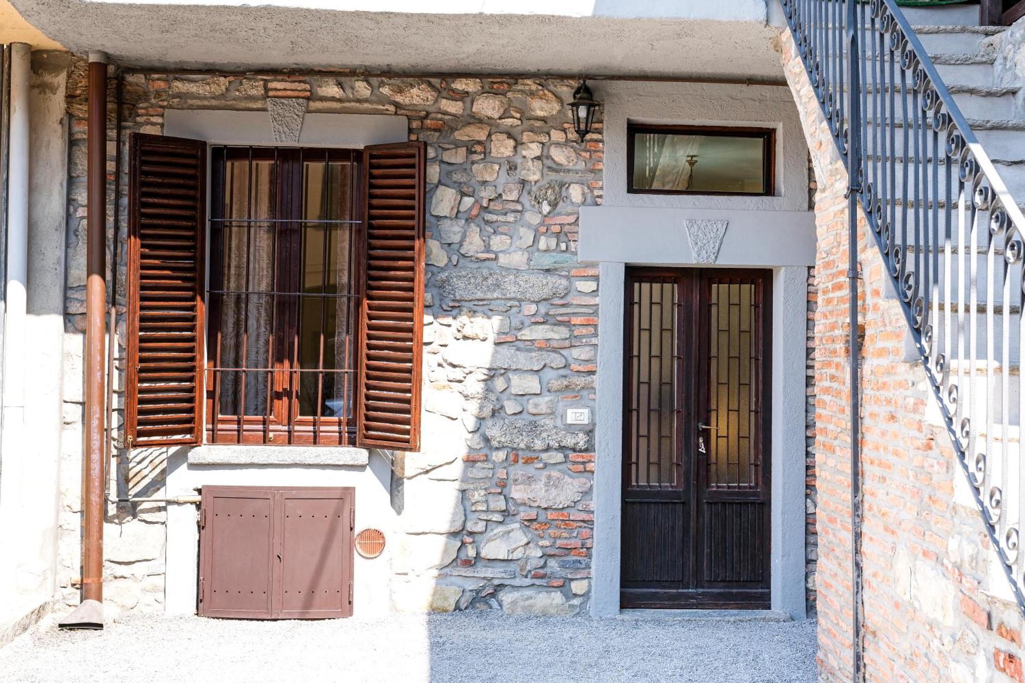 B&B La Corte And Home Restaurant - Free Parking - 10 Minutes To The Lake And Centre Tavernerio Exterior photo